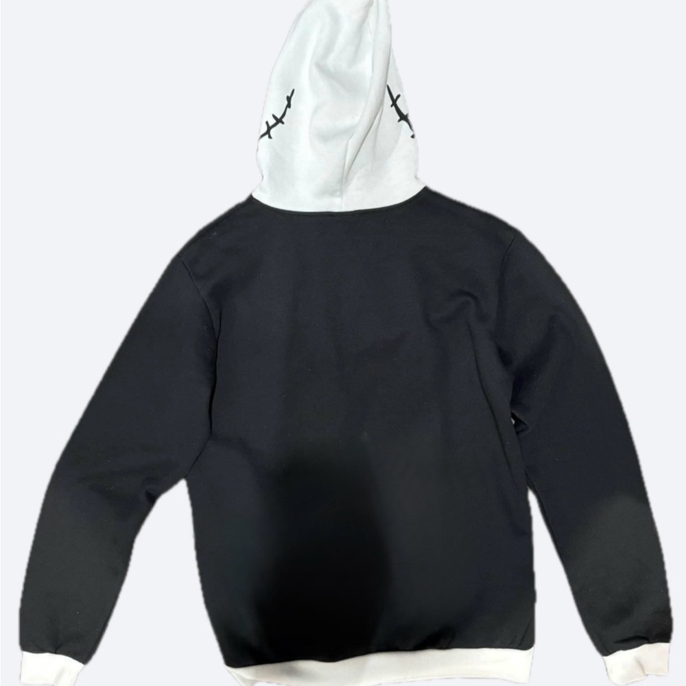 NEW Disney Black and White Adult M Sweater - Picture 4 of 8